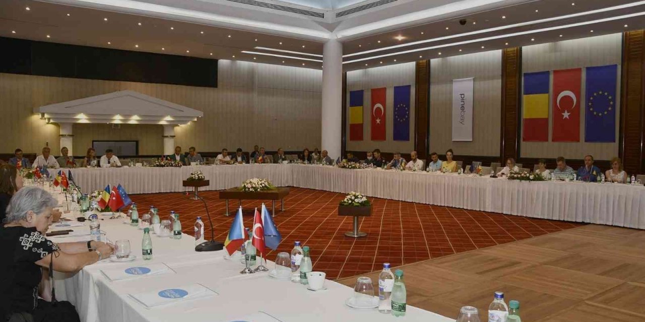 Romanya-Türki̇ye konferansı 17 yıl sonra tekrar Kuşadası’nda gerçekleşti