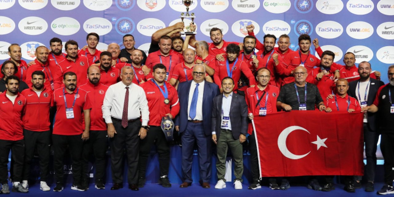 Grekoromen Güreş Milli Takımı dünyanın zirvesinde