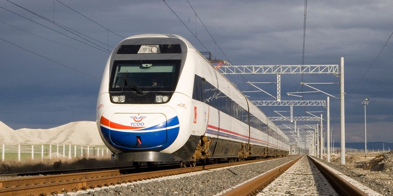 Hızlı tren günlük 31 bin 651 yolcu ile rekor kırdı