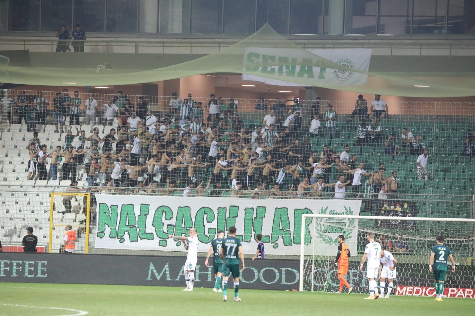 Konyaspor taraftarlarından çıkarma!