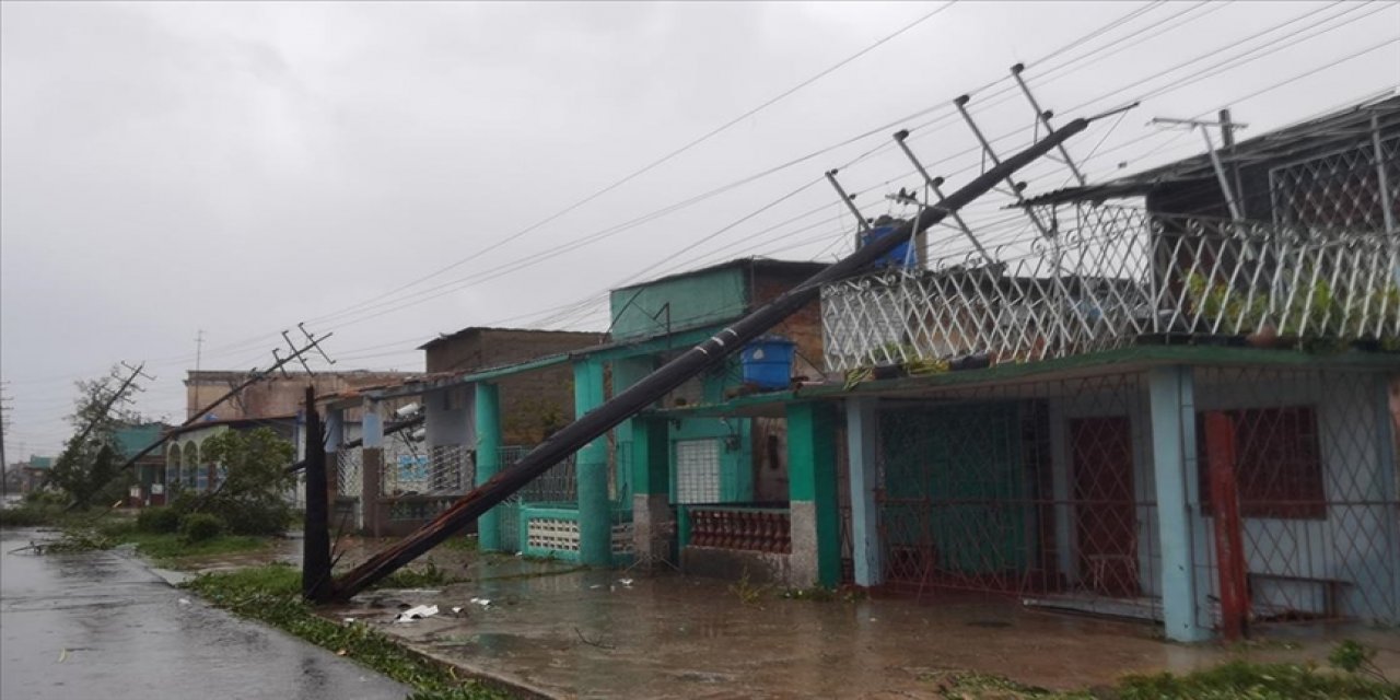 Ada ülkesi Küba'nın tamamında elektrikler kesildi