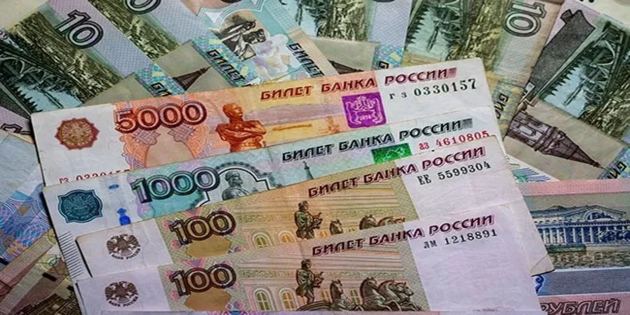 2014’ten bu yana bir ilk yaşandı, Rus rublesi dolar ve avro karşısında değerini yükseltiyor