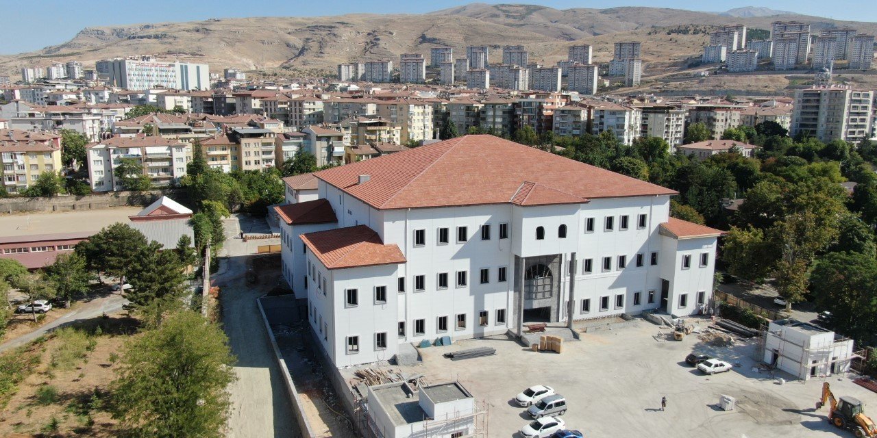 Millet Kütüphanesi bitme aşamasında