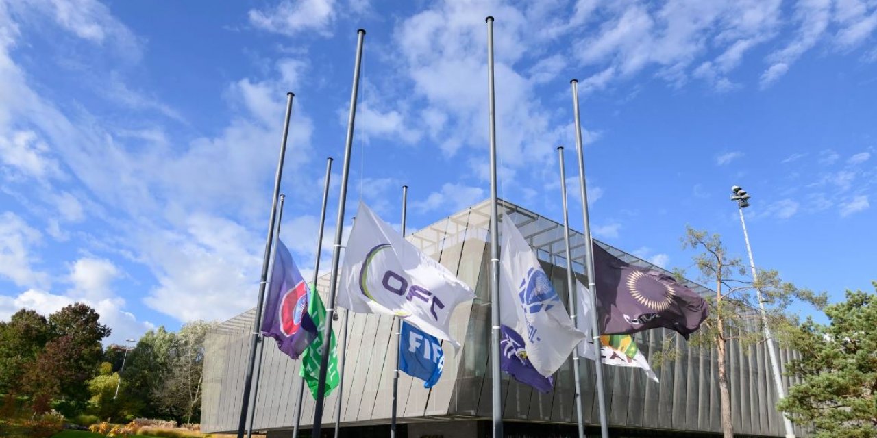 "Dünyanın en kötü stadyum facialarından biri" sonrası FIFA merkezinde bayraklar yarıya indirildi