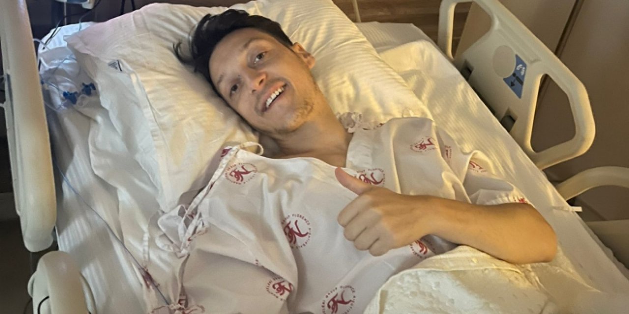 Mesut Özil ameliyat edildi
