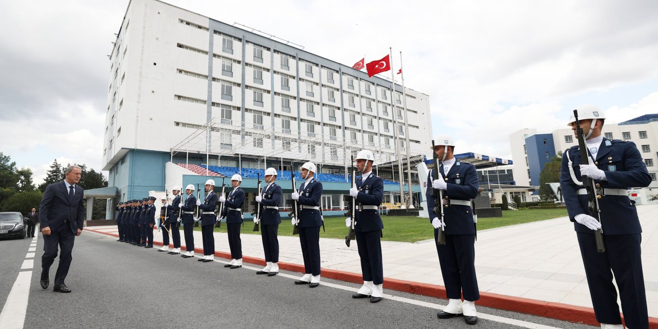 Bakan Akar: Ne arazide ne masada geri adım atmak yok