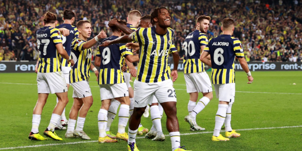 Fenerbahçe, AEK Larnaca'yı 2 golle geçti