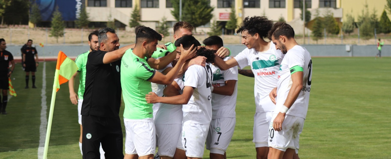 1922 Konyaspor nefes aldı