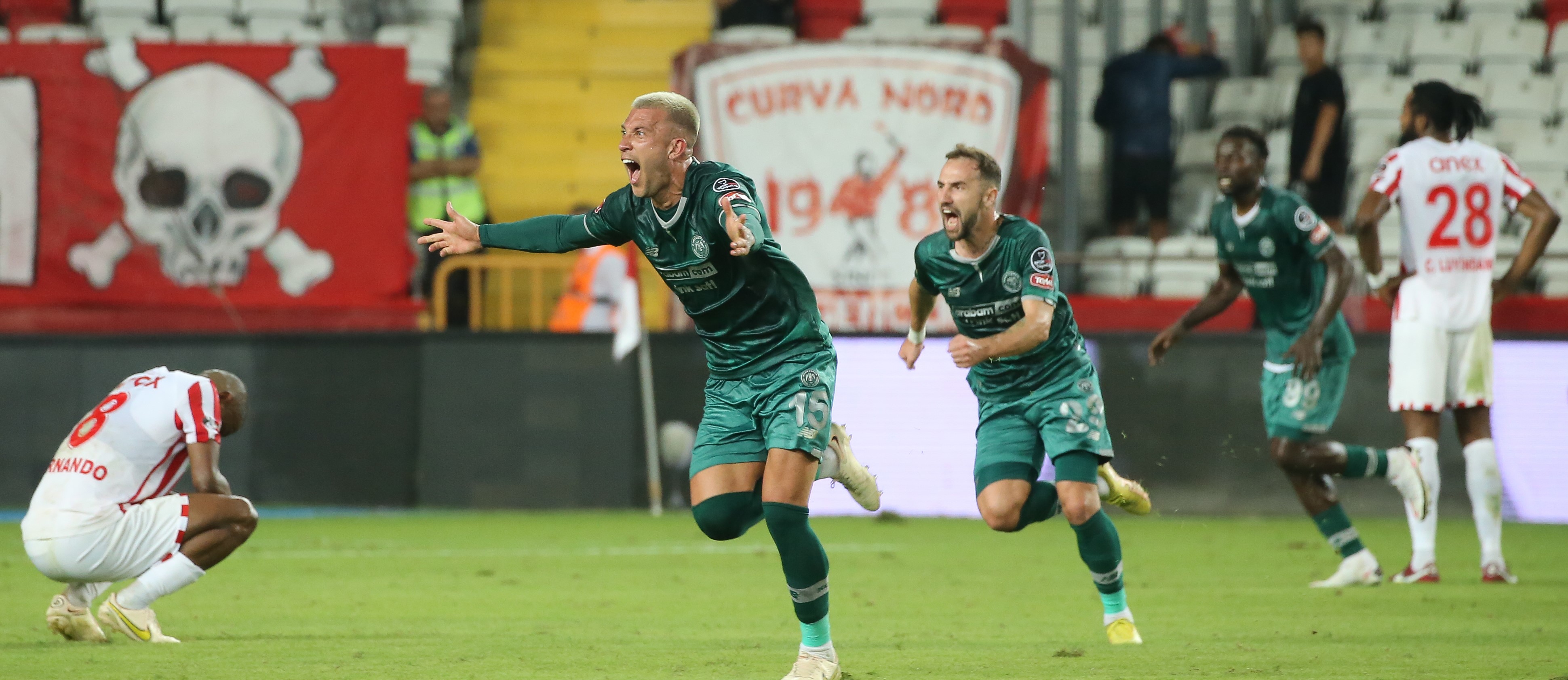 Konyaspor'un iki oyuncusu en iyi 11'de