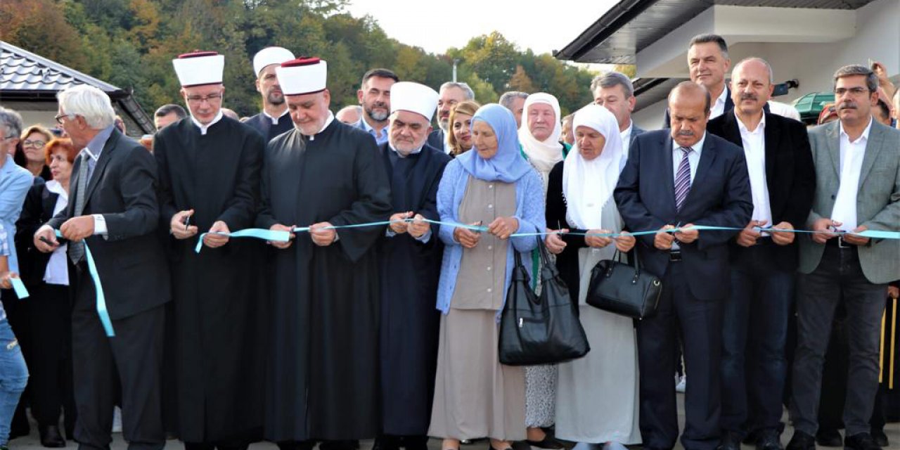 Konya'dan iki belediyenin desteğiyle Srebrenitsa Anneleri Bakımevi açıldı
