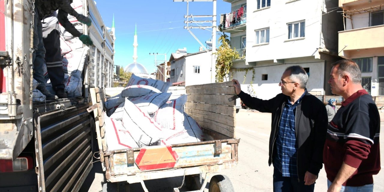 Konya'da ihtiyaç sahiplerine kömür dağıtımı başladı