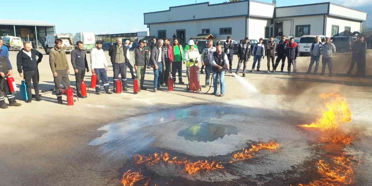 Belediye personellerine yangın eğitimi verildi