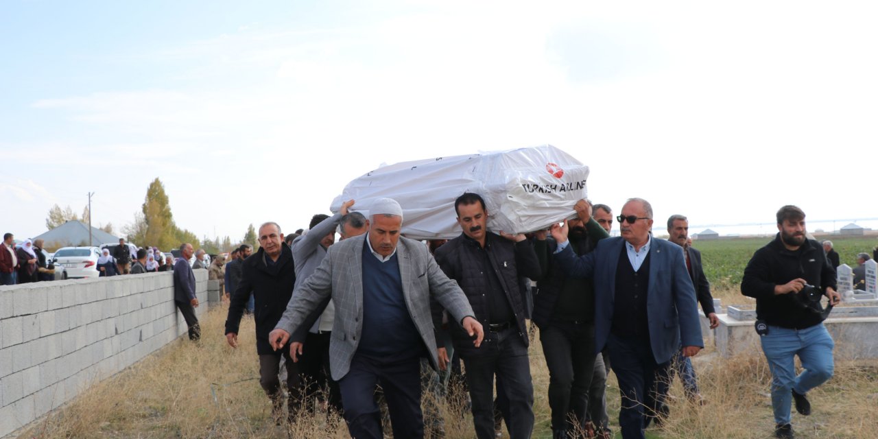 Kuduzdan hayatını kaybeden Mustafa Erçetin toprağa verildi