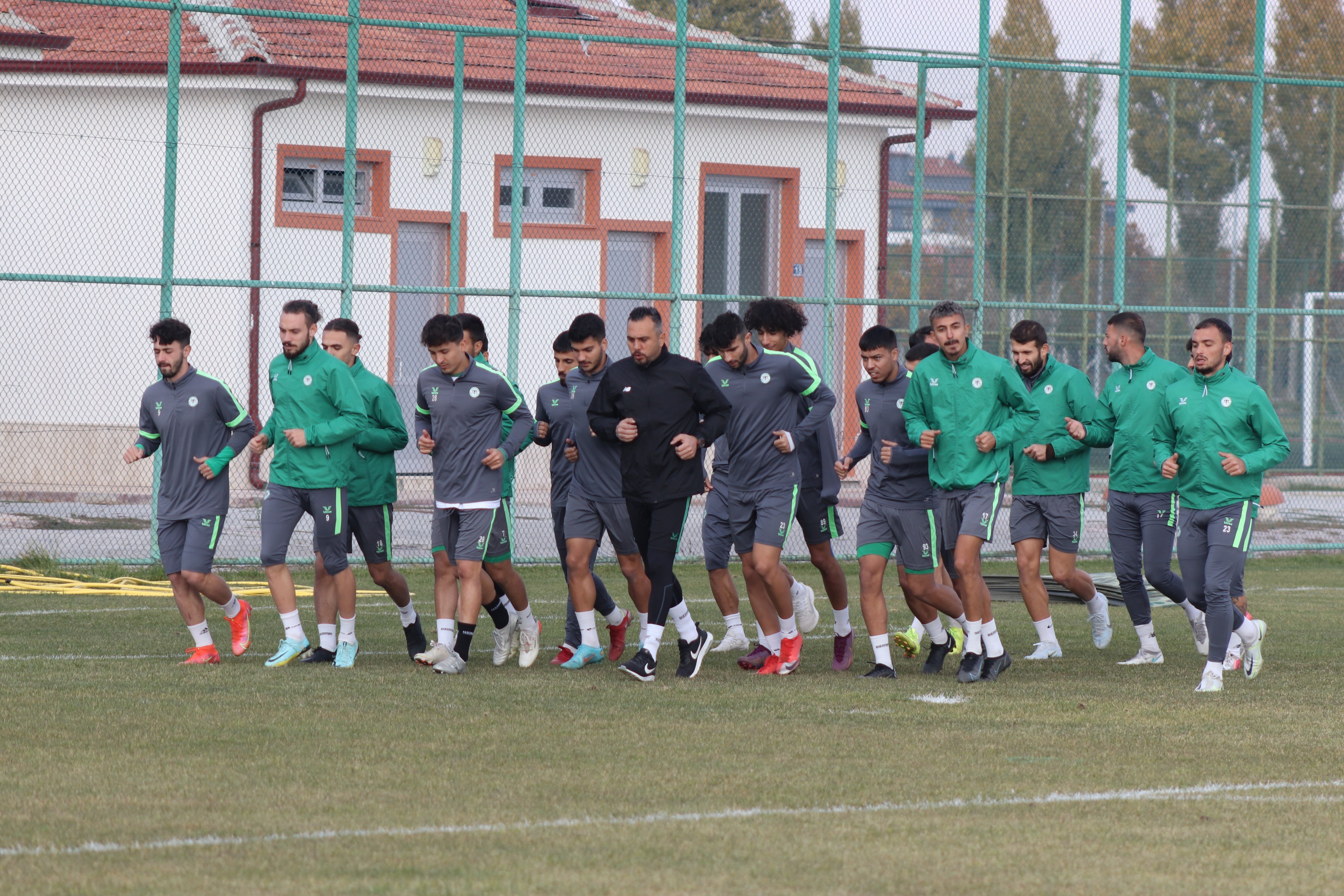 1922 Konyaspor çıkış arıyor!