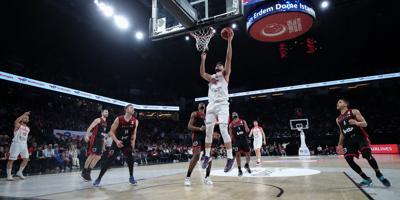 12 Dev Adam Belçika'ya fark attı