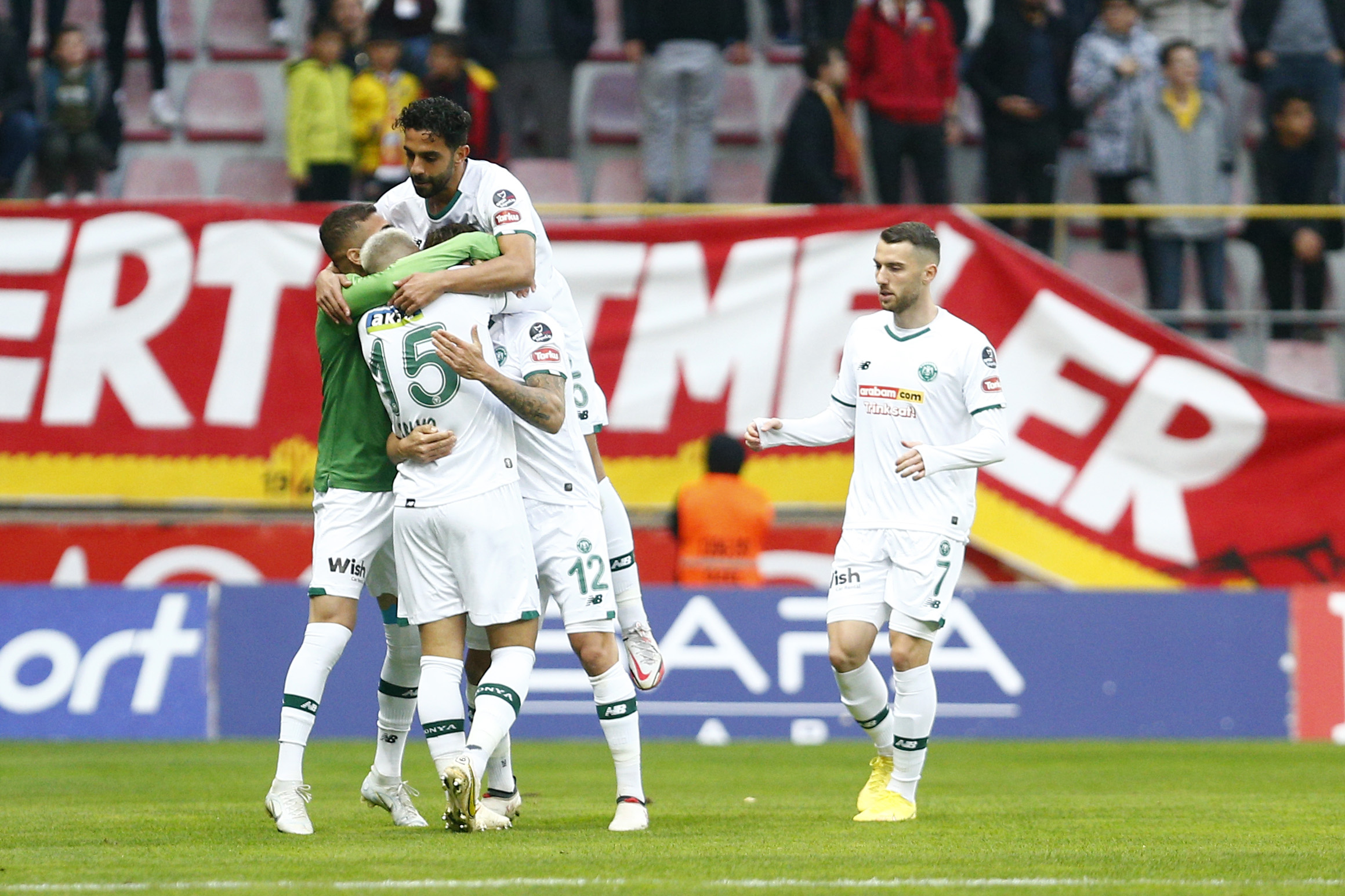 Konyaspor 2 puan geride!