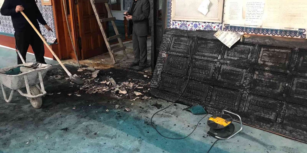 Ankara'da iki camiye çirkin saldırı