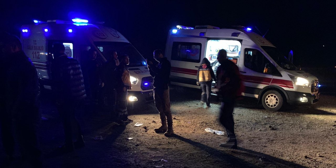 Taziye dönüşü polisleri taşıyan otobüs devrildi: 11 güvenlik görevlisi yaralandı