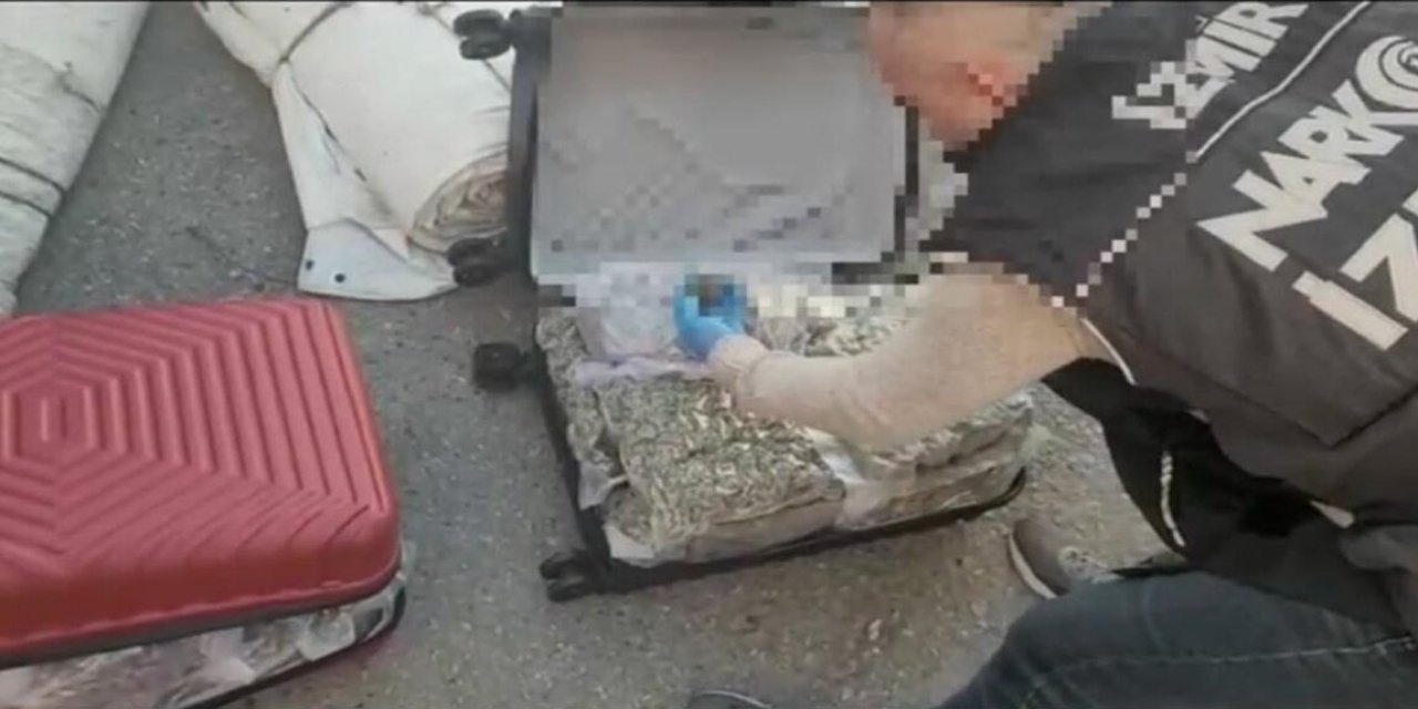 İzmir'de kamyonda 16 kilo skunk ele geçirildi: 2 tutuklama