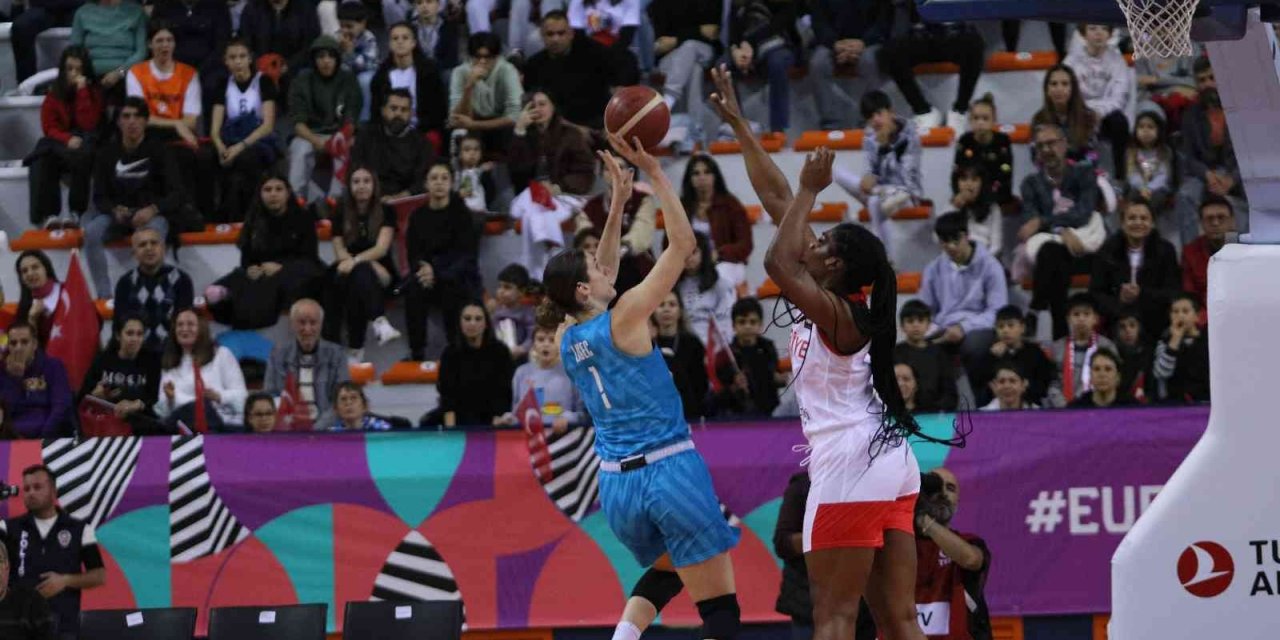 Türkiye, Slovenya engelini aştı