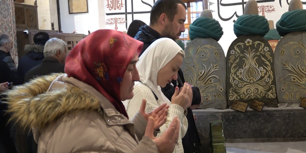 Konya'da Mevlana’yı Anma Törenlerine yoğun ilgi