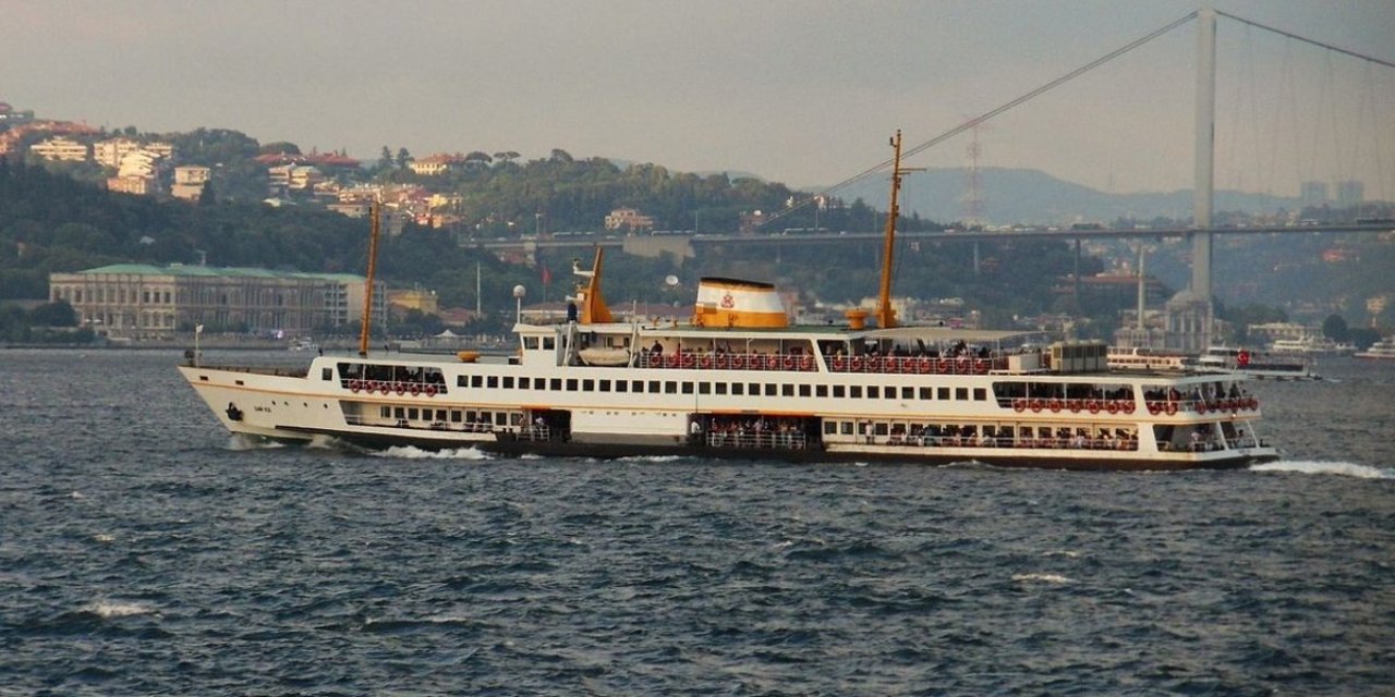 İstanbul’da şiddetli lodos vapur seferlerini aksattı