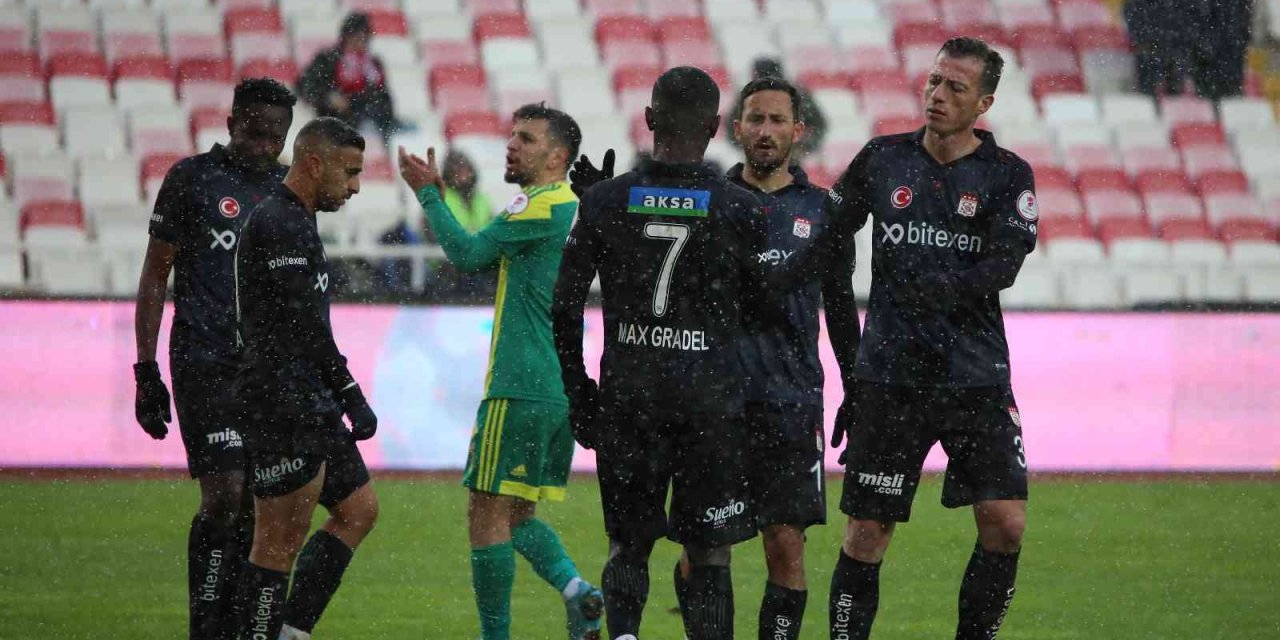 Sivasspor kupada üst tura yükseldi