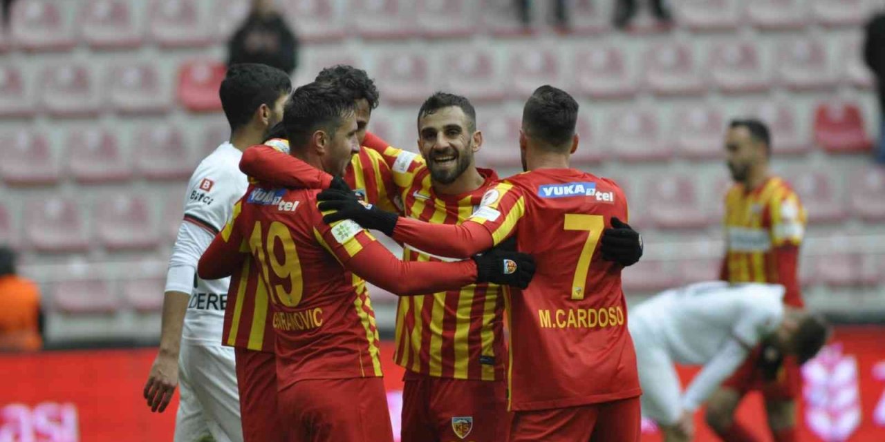 Ziraat Türkiye Kupası'nda Kayserispor 2 golle turladı