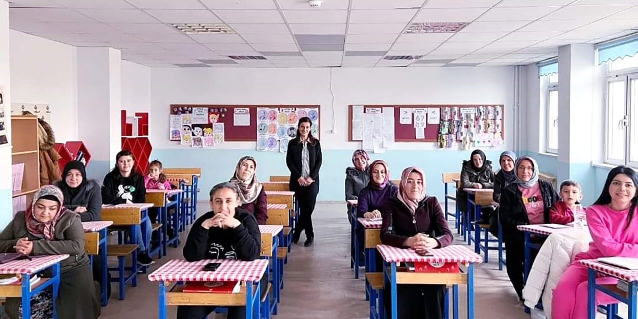 Konya'da Aile Okulu’nda 21 bin veli eğitim aldı