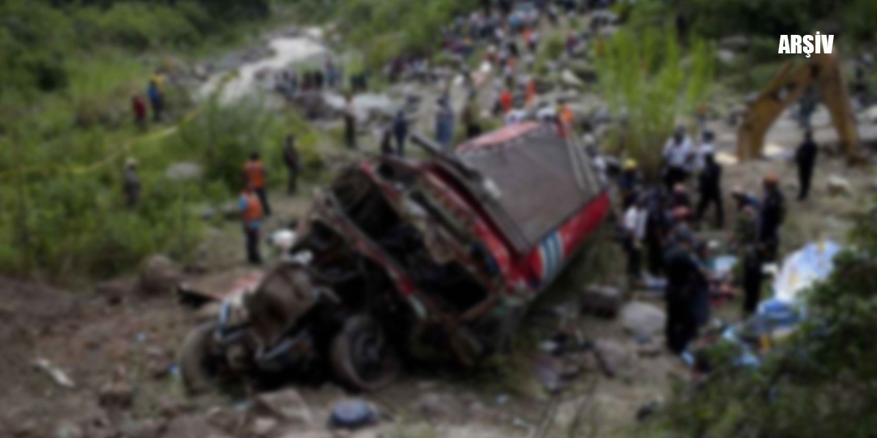 Meksika’da otobüs uçuruma yuvarlandı: 15 ölü, 24 yaralı