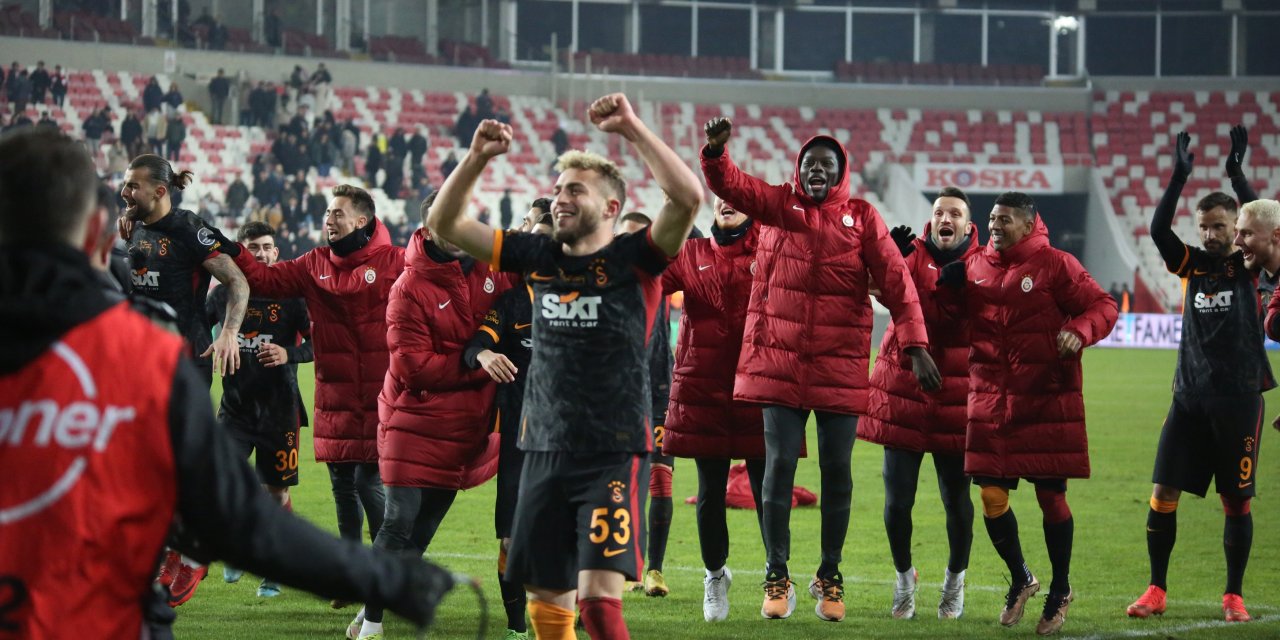 Lider Galatasaray'da hedef Fenerbahçe derbisine lider çıkmak