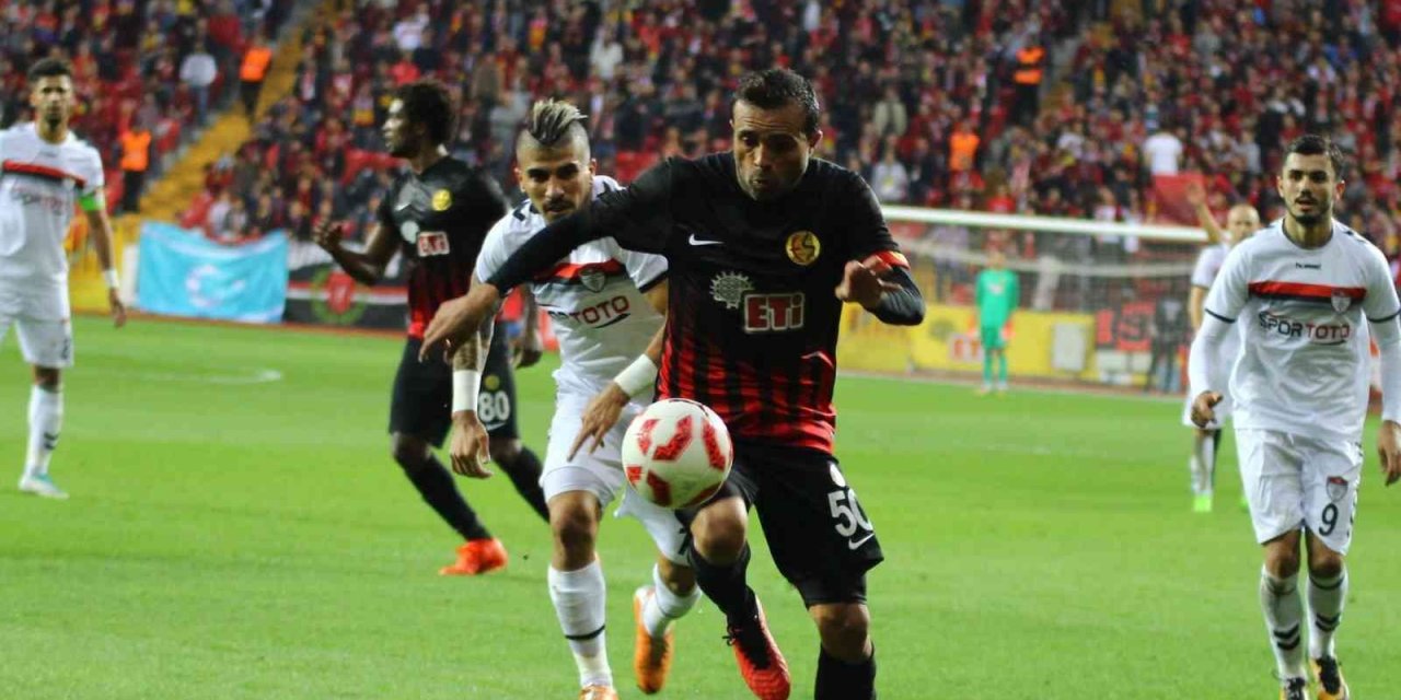 Eskişehirspor'da transfer tahtası için kritik imza
