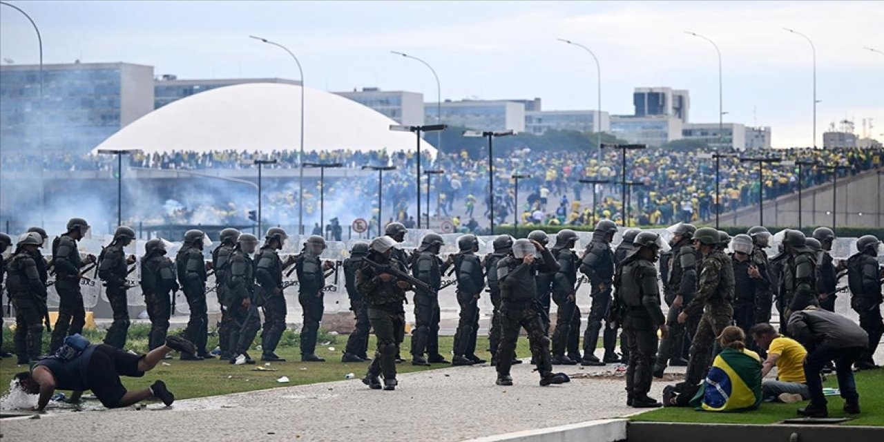 Brezilya’daki protestolarda 300 gözaltı