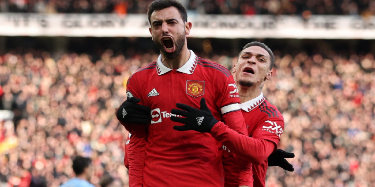 Premier Lig'de Manchester derbisinde kazanan United!