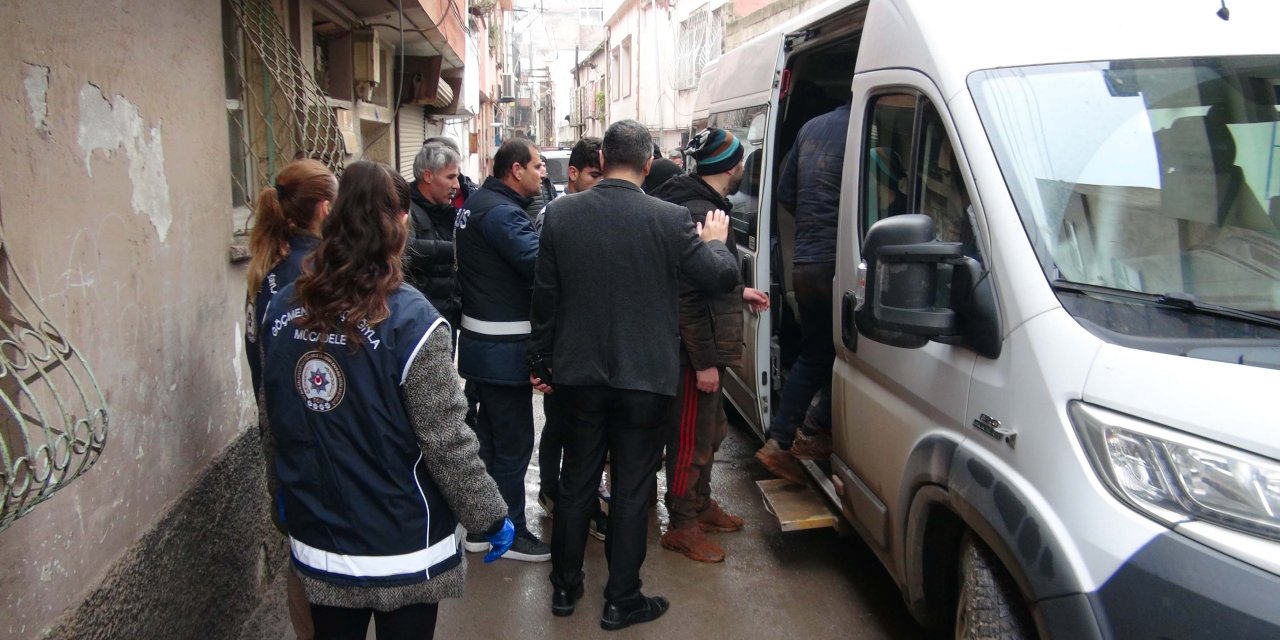 Kilis’te Suriyeli 31 kaçak göçmen yakalandı.