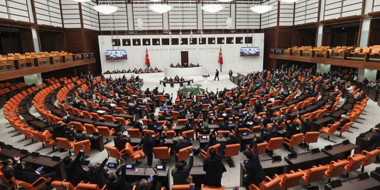 AK Parti, çevreyle ilgili yasa teklifini Meclis'e sundu