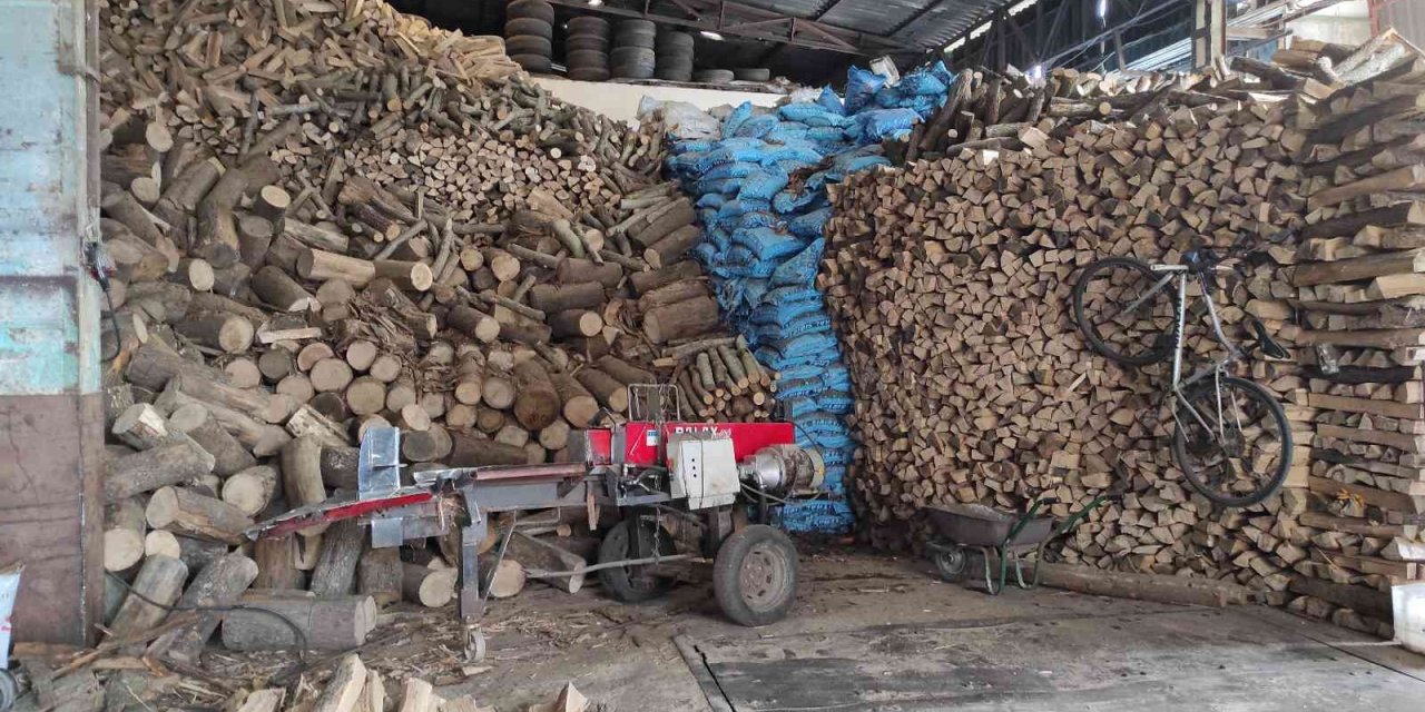 Kış etkisini göstermeyince odun ve kömüre talep düştü