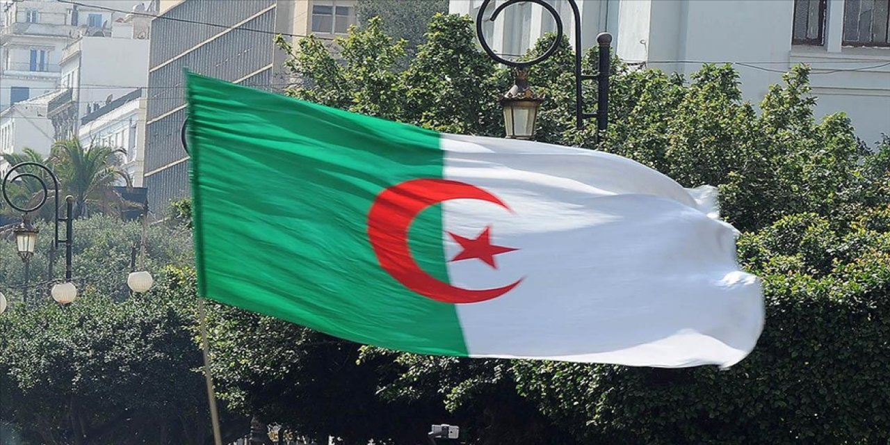 Cezayir: Ürdün'ün Doğu Kudüs'teki vesayet hakkını destekliyoruz