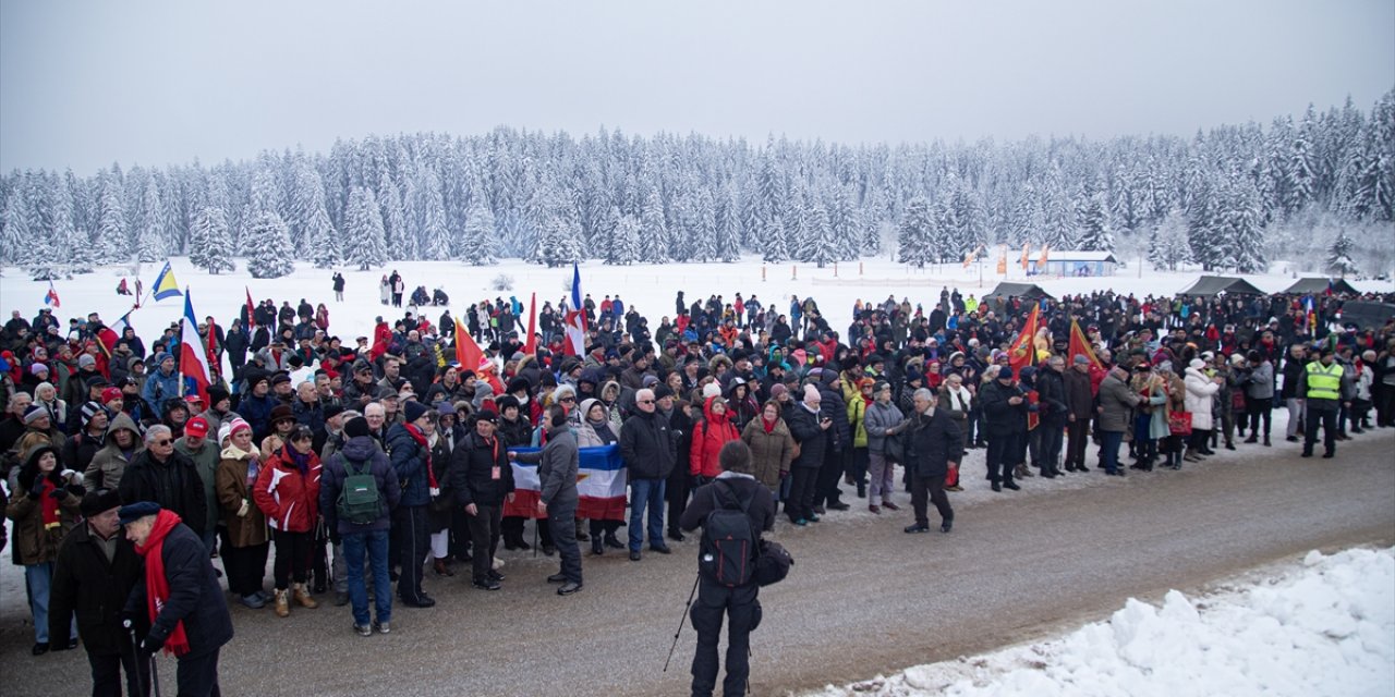 81 yıldır düzenlenen geleneksel "İgman Yürüyüşü" yoğun katılımla yapıldı