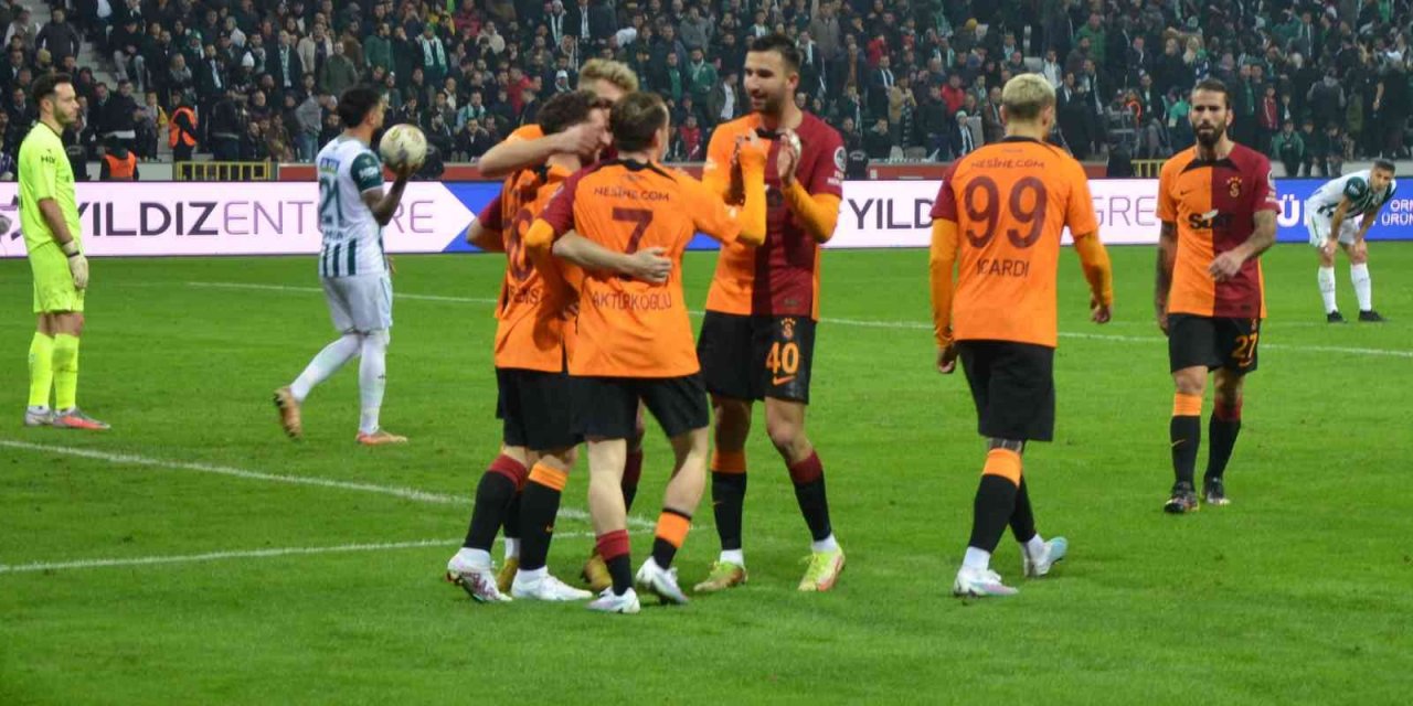 Galatasaray, rekorlarla döndü, Okan Buruk tarihi geçti
