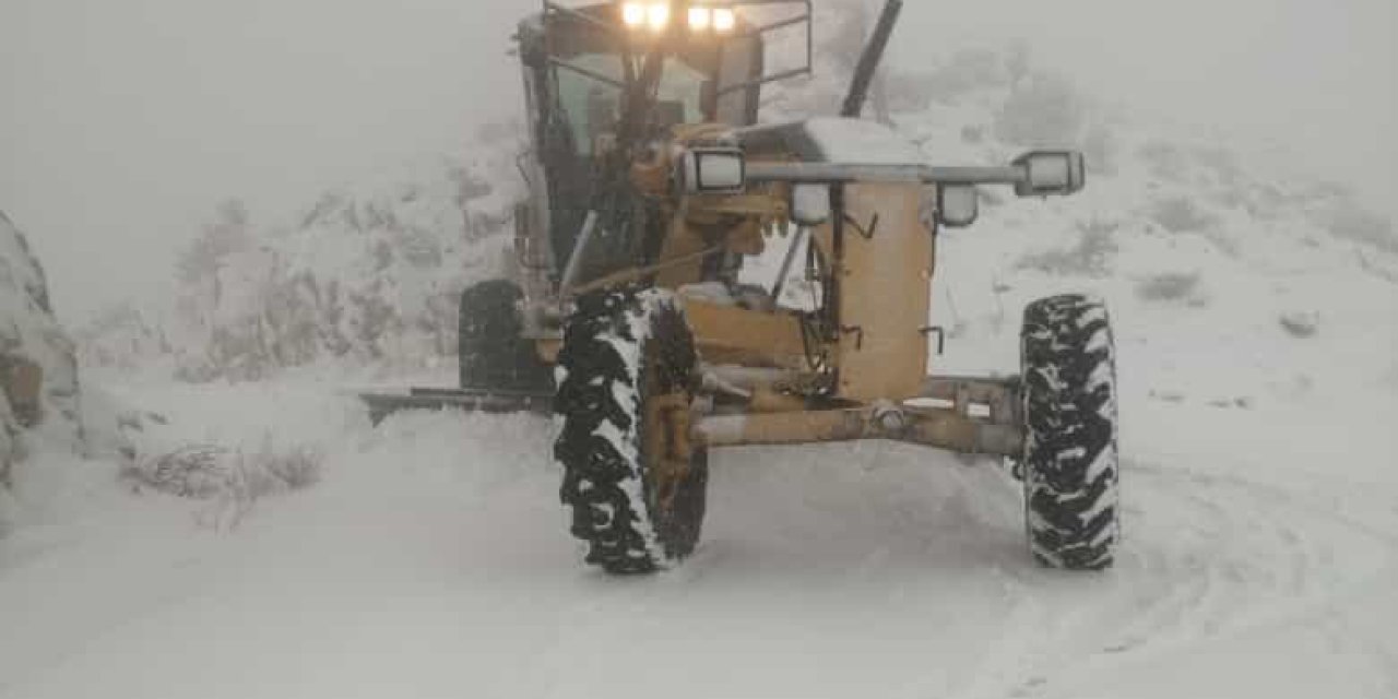 Diyarbakır’da kardan kapanan 116 mahalle yolu ulaşıma açıldı