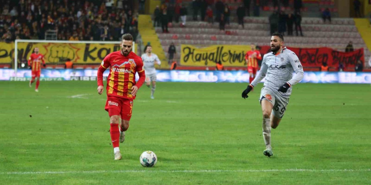 Kayserispor, Başakşehir'i tek golle geçti
