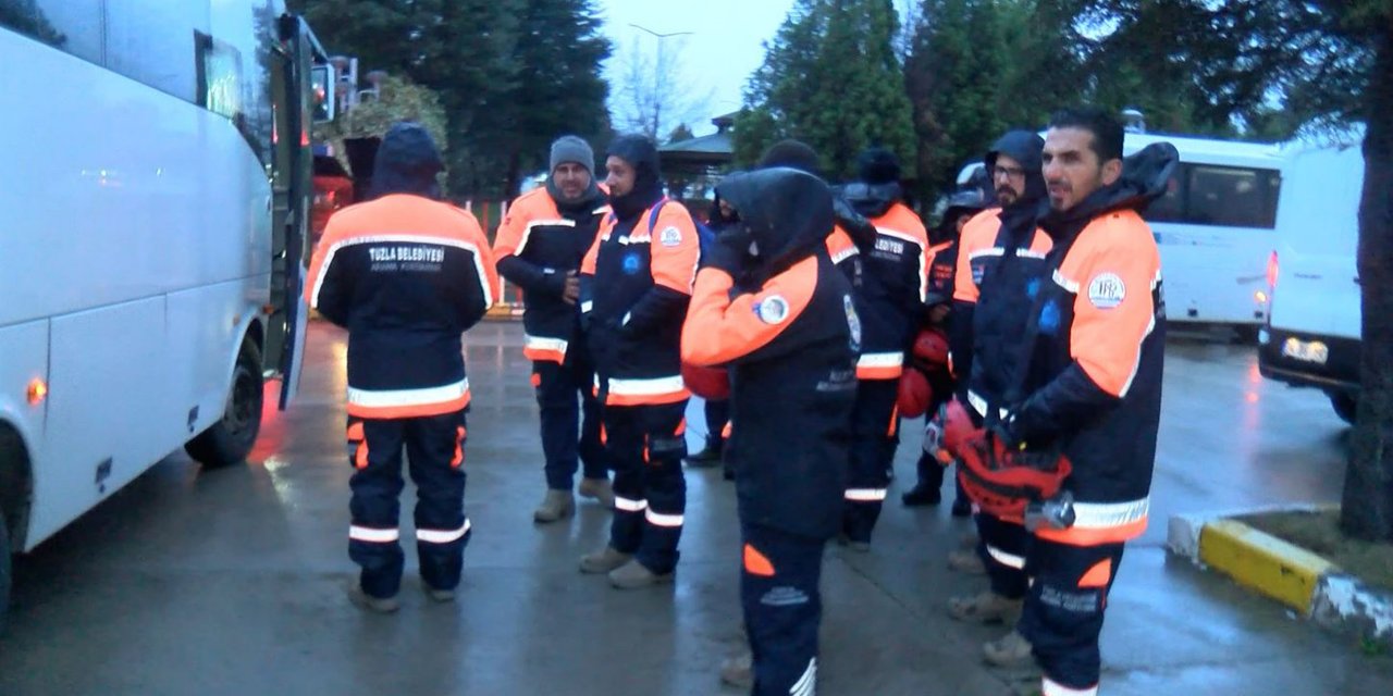 İstanbul'dan deprem bölgesine arama kurtarma ekipleri gidiyor