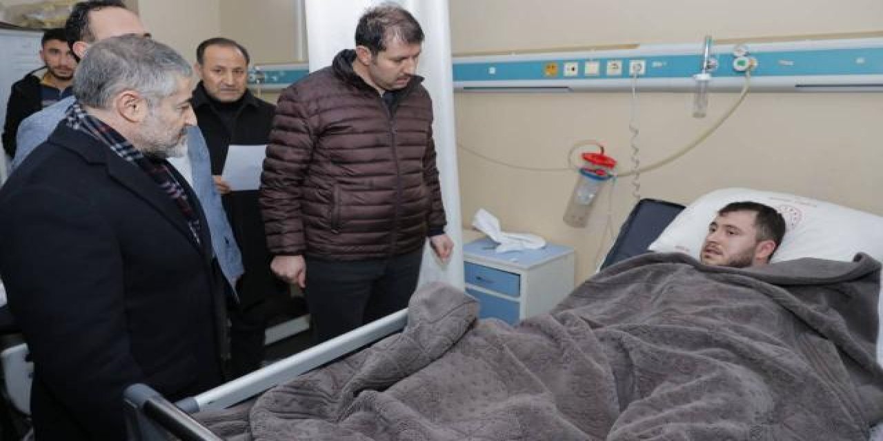 Bakan Nebati depremzedeleri hastanede ziyaret