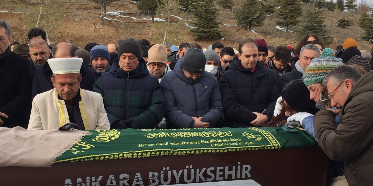 Depremde hayatını kaybeden avukat, Ankara'da son yolculuğuna uğurlandı