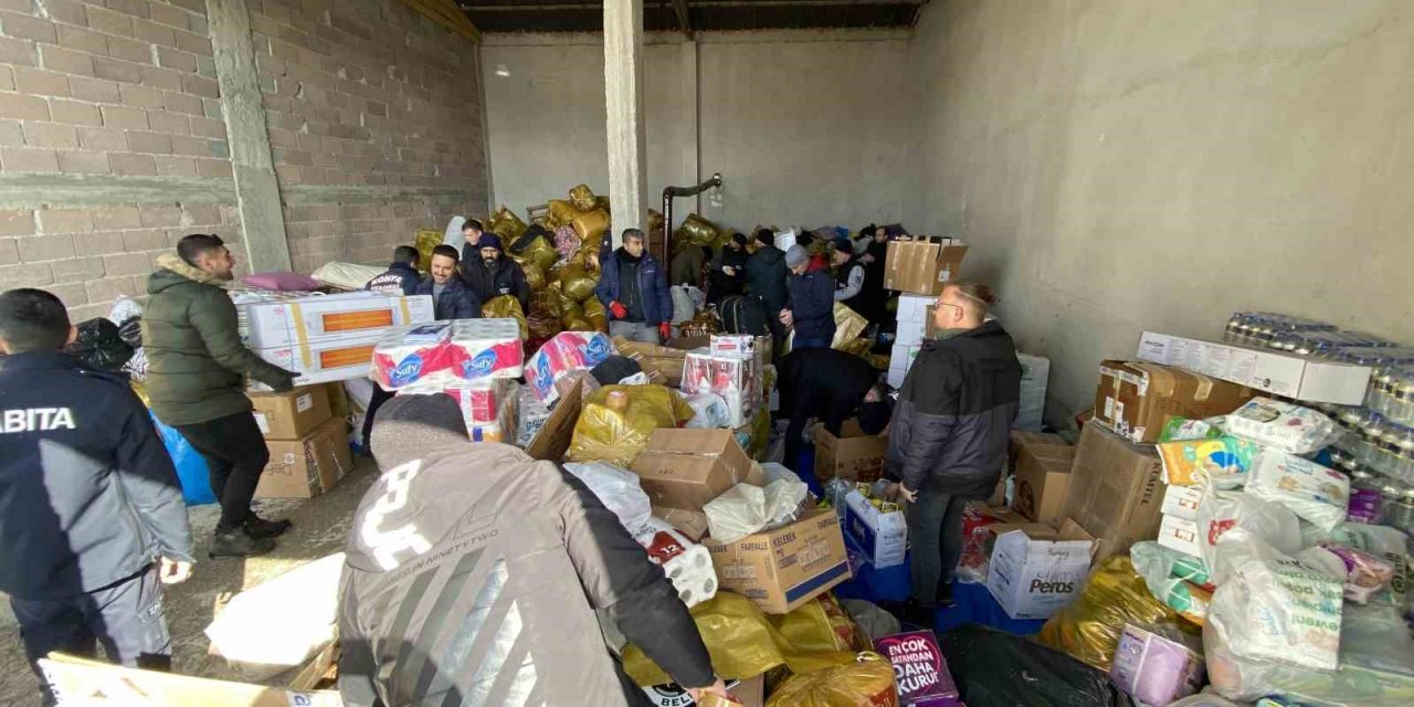 Konya'nın o ilçesinden deprem bölgesine 48 kamyon yardım
