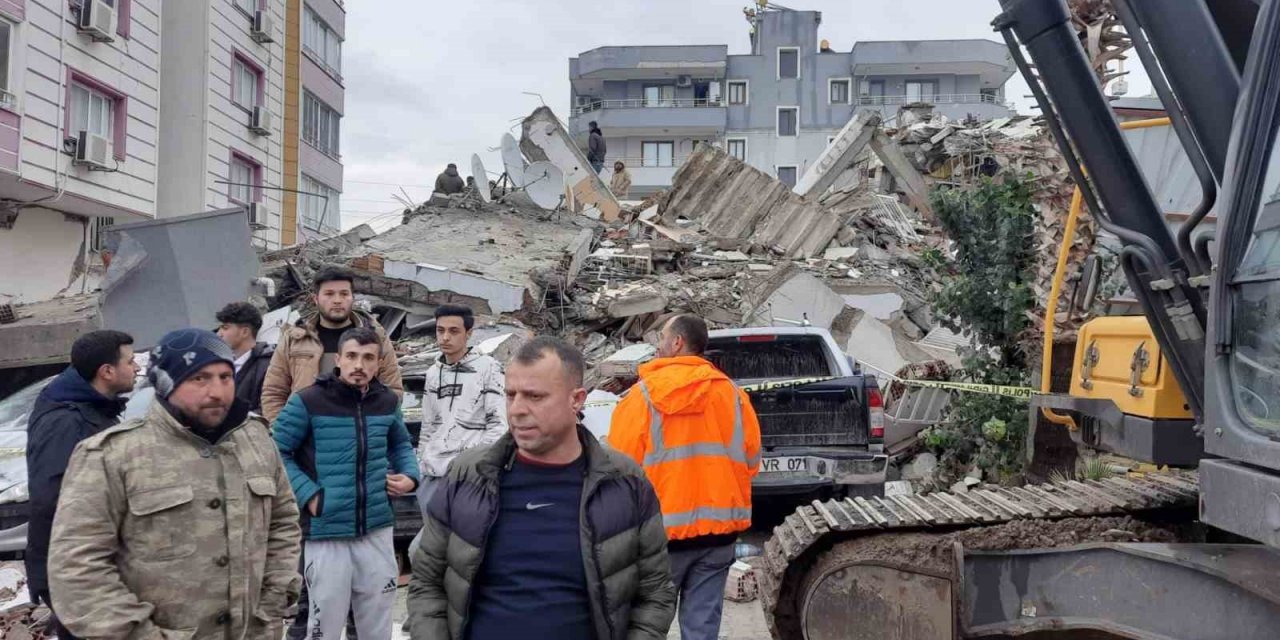 Kahramanmaraş merkezli depremlerde 17 bin 674 kişi hayatını kaybetti