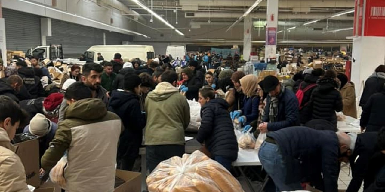 Fırıncılar deprem bölgesine uçakla 5 milyondan fazla ekmek yolladı