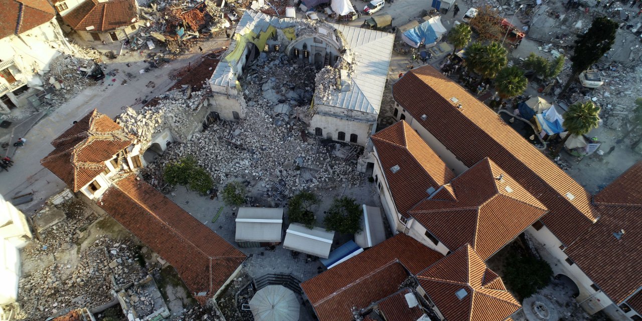 Antakya'daki 14 asırlık Habib-i Neccar Camisi depremde yıkıldı