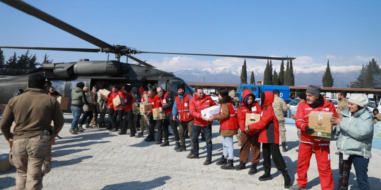 Kızılay, deprem bölgesindeki 900 köye yardım ulaştırdı